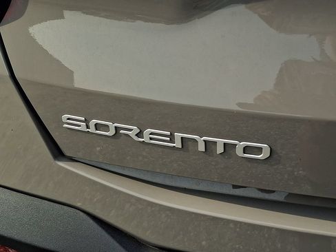 Used 2024 Kia Sorento X-Line EX AWD/4WD image 11