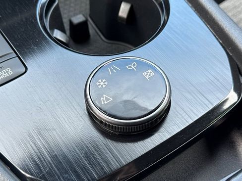 Used 2023 Nissan Rogue SV image 28