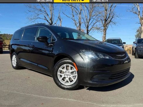Used 2020 Chrysler Voyager Lxi FWD image 1