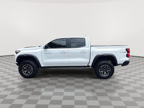 Used 2024 Chevrolet Colorado ZR2 w/ ZR2 Convenience Package III AWD/4WD image 9