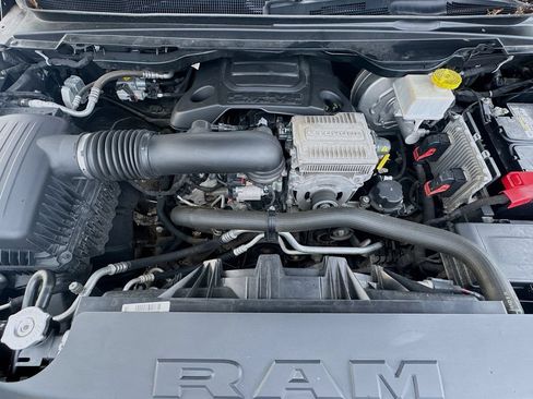 Used 2022 RAM 1500 Laramie AWD/4WD image 32