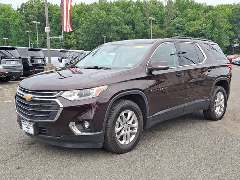 Used 2021 Chevrolet Traverse LT AWD/4WD image 3