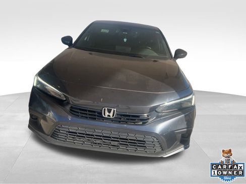 Used 2023 Honda Civic Sport image 2