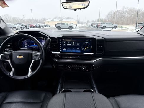 Used 2025 Chevrolet Silverado 2500 LTZ w/ LTZ Premium Package image 17