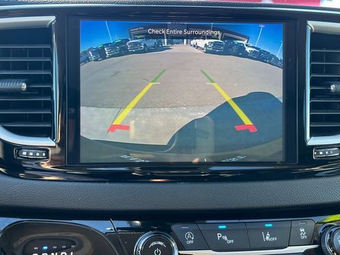 Certified 2024 Chrysler Pacifica Touring-L image 35