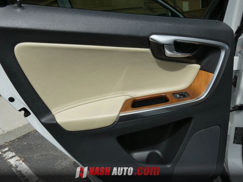 Used 2017 Volvo XC60 T5 Inscription w/ Preferred Option Package FWD image 42
