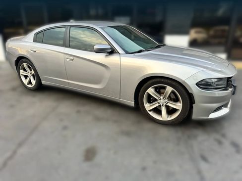 Used 2016 Dodge Charger R/T image 7