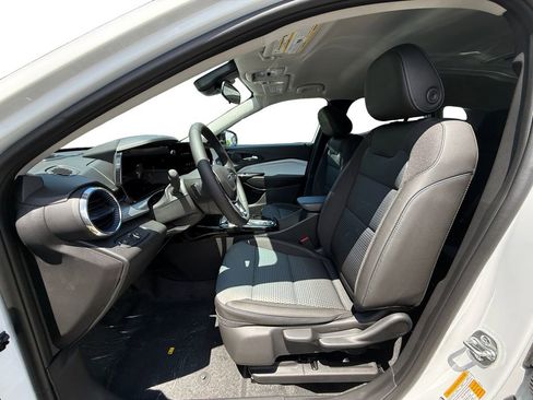 New 2026 Chevrolet Trax LT FWD image 9