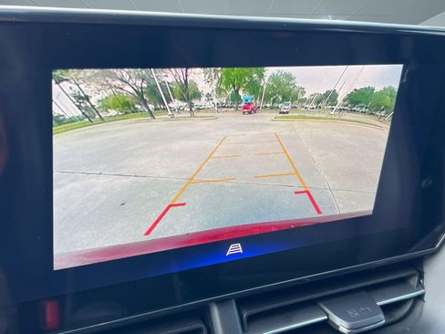 Used 2025 Chevrolet Trax RS w/ Sunroof Package image 26