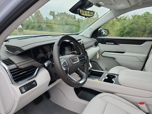 New 2026 GMC Acadia Denali w/ Super Cruise Package image 11