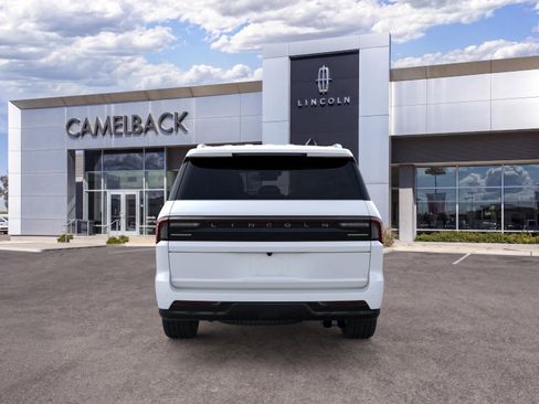New 2026 Lincoln Navigator Reserve AWD/4WD image 30