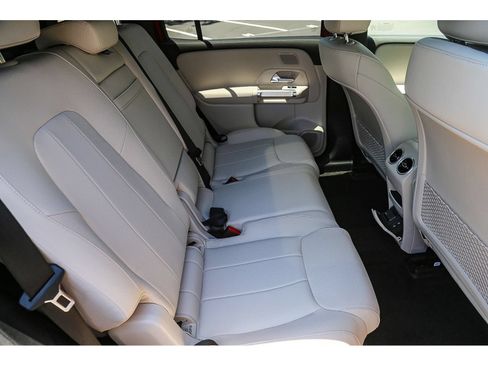 Used 2024 Mercedes-Benz EQB 300 4MATIC image 16