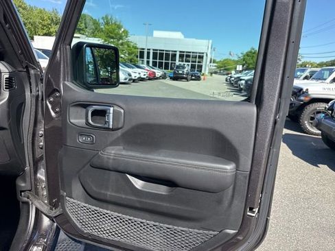 Used 2023 Jeep Wrangler Unlimited Sahara AWD/4WD image 35