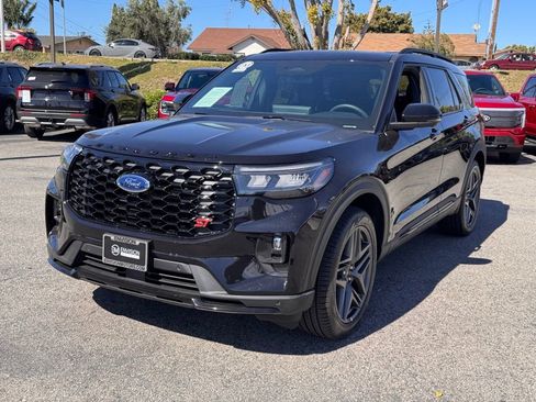 Used 2025 Ford Explorer ST w/ Sun And Sound Package image 7