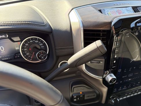 Used 2024 RAM 2500 Laramie image 28