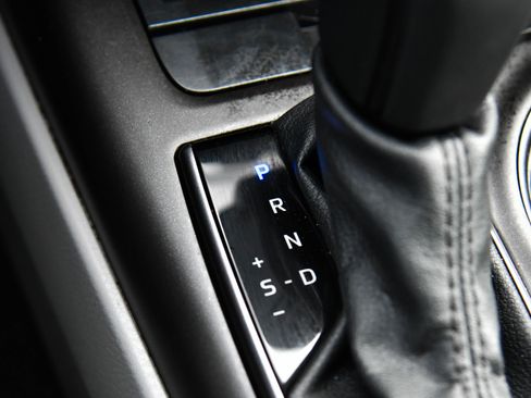 Used 2024 Toyota Camry SE image 25