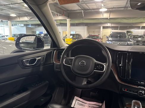 Certified 2023 Volvo XC60 B6 Ultimate w/ Protection Package Premier AWD/4WD image 23