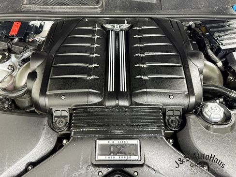 Used 2018 Bentley Bentayga AWD/4WD image 38