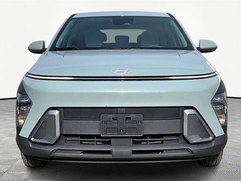 Used 2025 Hyundai Kona SE image 3