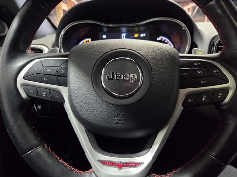 Used 2020 Jeep Grand Cherokee Trailhawk w/ Trailhawk Luxury Group image 7