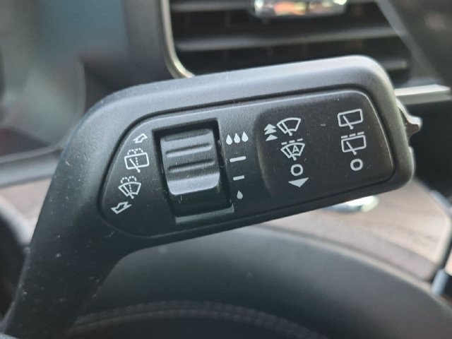 Used 2023 Ford Explorer Platinum w/ Technology Package AWD/4WD image 25