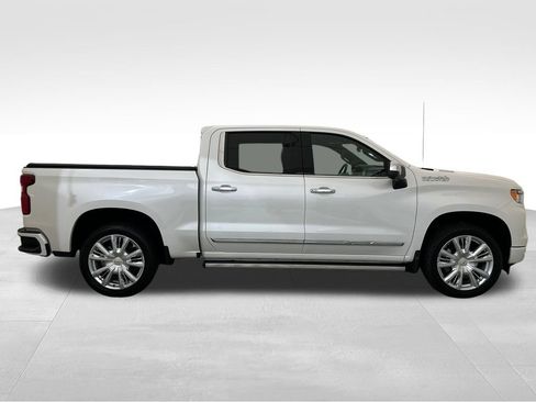 Used 2024 Chevrolet Silverado 1500 High Country w/ High Country Premium Package AWD/4WD image 8