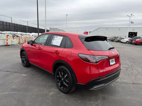 Used 2024 Honda HR-V Sport image 4