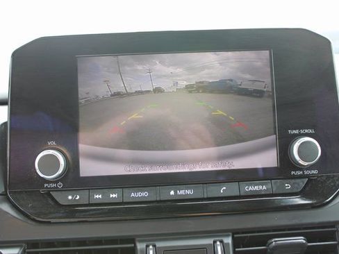 Used 2023 Nissan Pathfinder S image 25