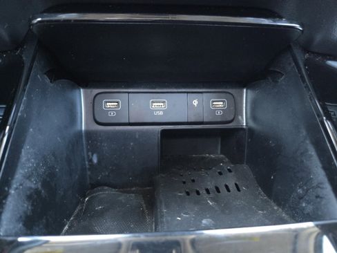 Used 2023 Kia Sorento SX image 10