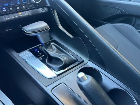 Used 2024 Hyundai Elantra SEL FWD image 21