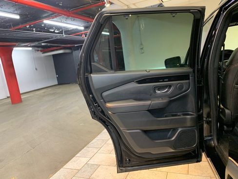 Used 2023 Honda Pilot TrailSport image 48