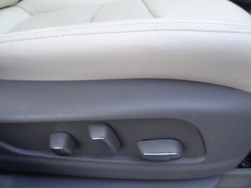 Used 2020 Cadillac XT5 Premium Luxury image 17