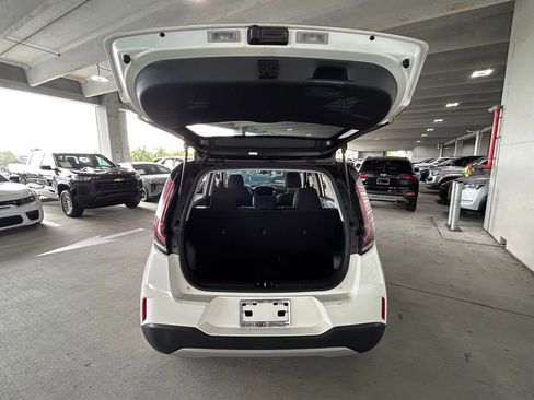 Used 2023 Kia Soul S image 37