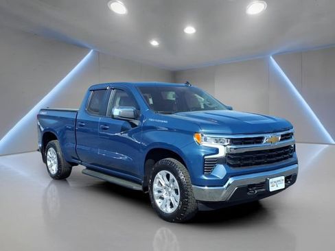 Used 2024 Chevrolet Silverado 1500 LT image 1