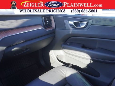 Used 2023 Volvo XC60 T8 Plus w/ Protection Package Premier image 28