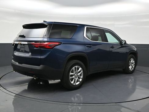 Used 2023 Chevrolet Traverse LS FWD image 5