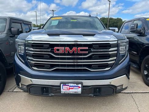 Used 2023 GMC Sierra 1500 SLT AWD/4WD image 2