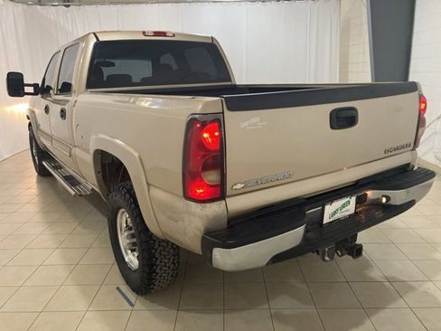 Used 2005 Chevrolet Silverado 2500 LS w/ Heavy-Duty Power Package image 3