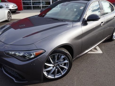 New 2024 Alfa Romeo Giulia Sprint image 30