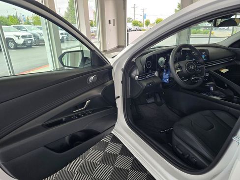 New 2026 Hyundai Elantra Limited FWD image 31