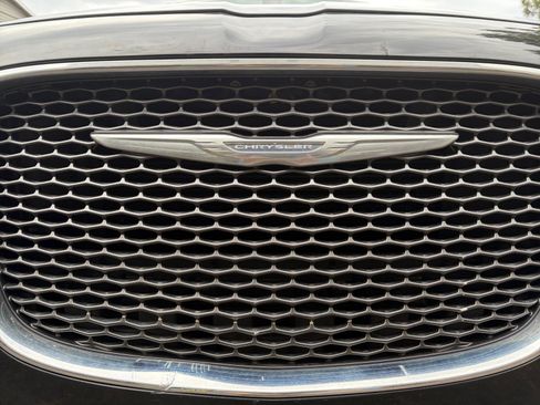 Used 2016 Chrysler 300 C AWD/4WD image 9