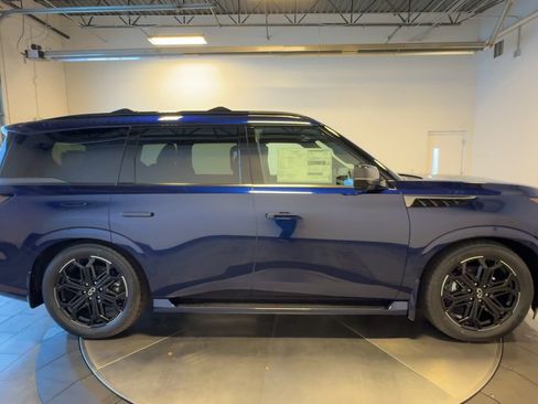 New 2026 INFINITI QX80 4WD w/ Sport Exterior Package image 9