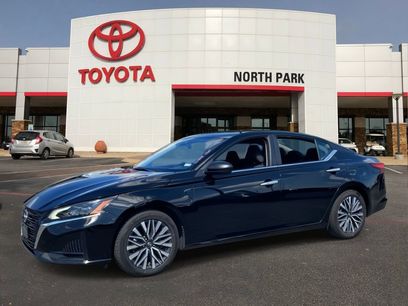 Used 2025 Nissan Altima 2.5 SV