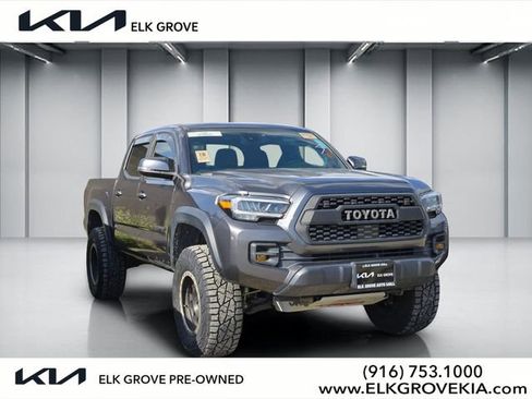 Used 2021 Toyota Tacoma TRD Off-Road w/ Technology Package AWD/4WD image 1