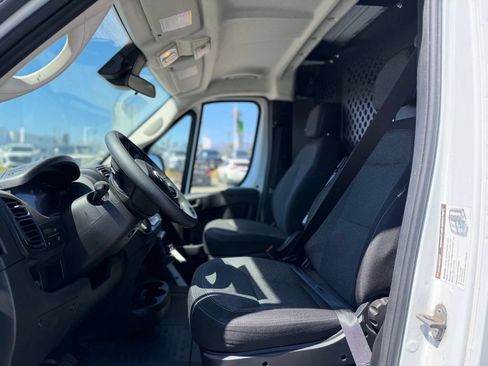 Used 2025 RAM ProMaster 2500 w/ U-Haul Equipment Group FWD image 4