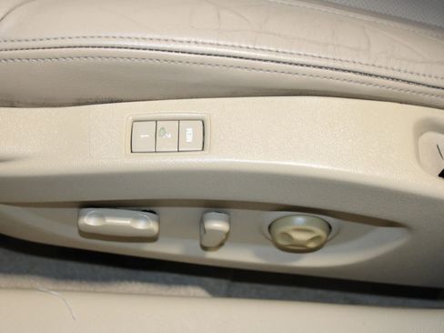 Used 2012 Buick LaCrosse Touring image 8