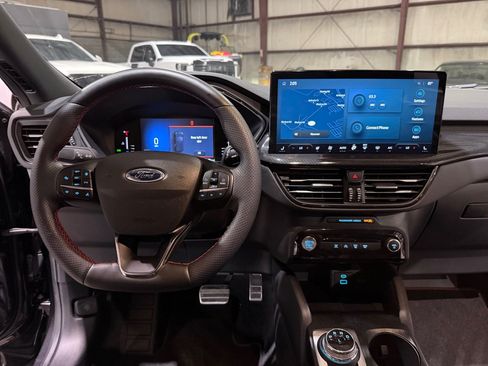 Used 2023 Ford Escape ST-Line w/ Tech Pack #1 FWD image 29