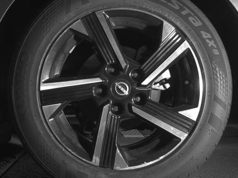 Used 2025 Nissan Sentra SV FWD image 14