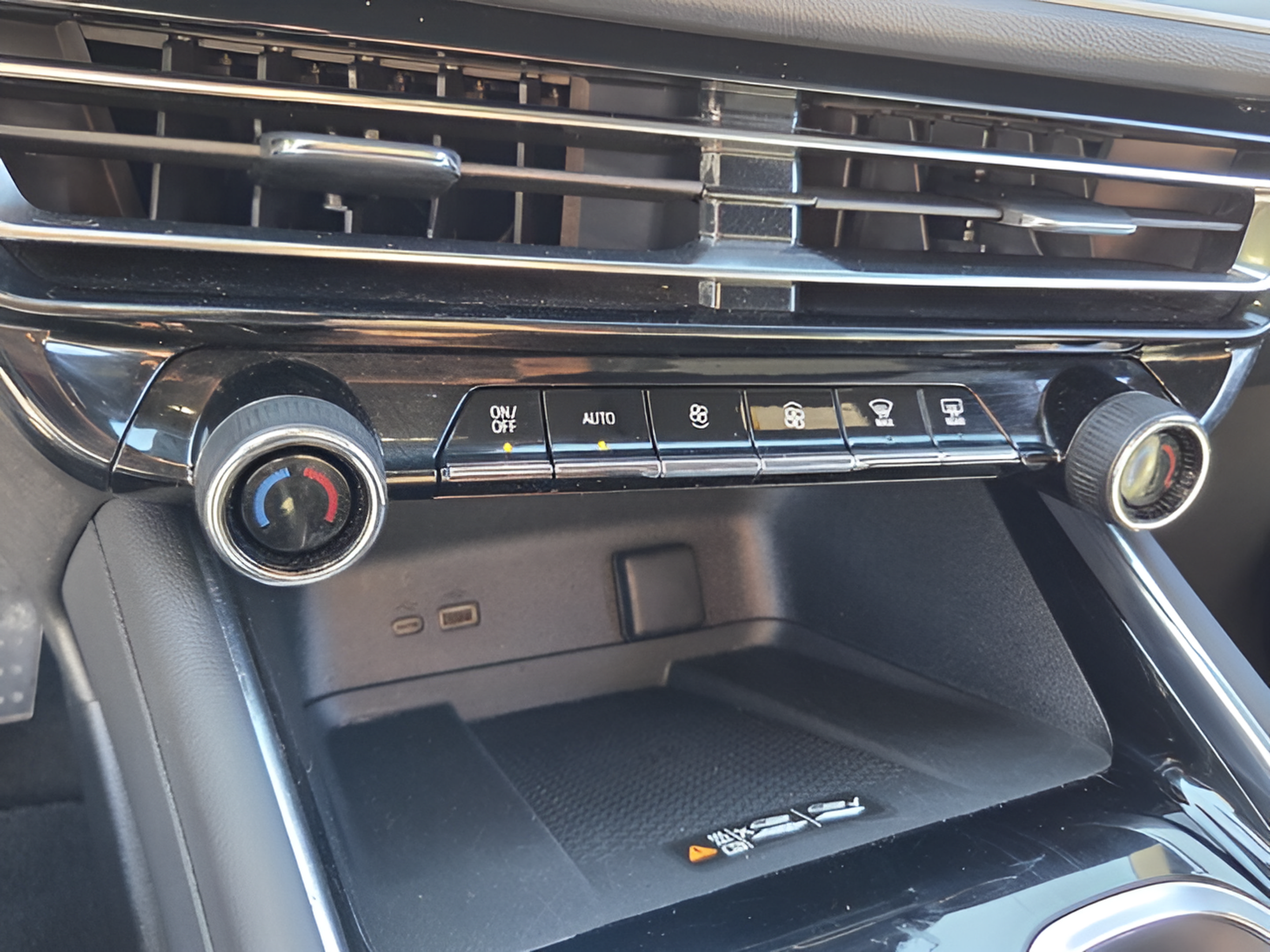 Used 2025 Chevrolet Traverse LT AWD/4WD image 20