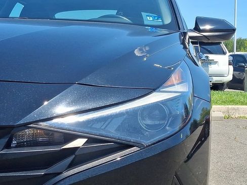 Used 2023 Hyundai Elantra SEL w/ Convenience Package FWD image 9